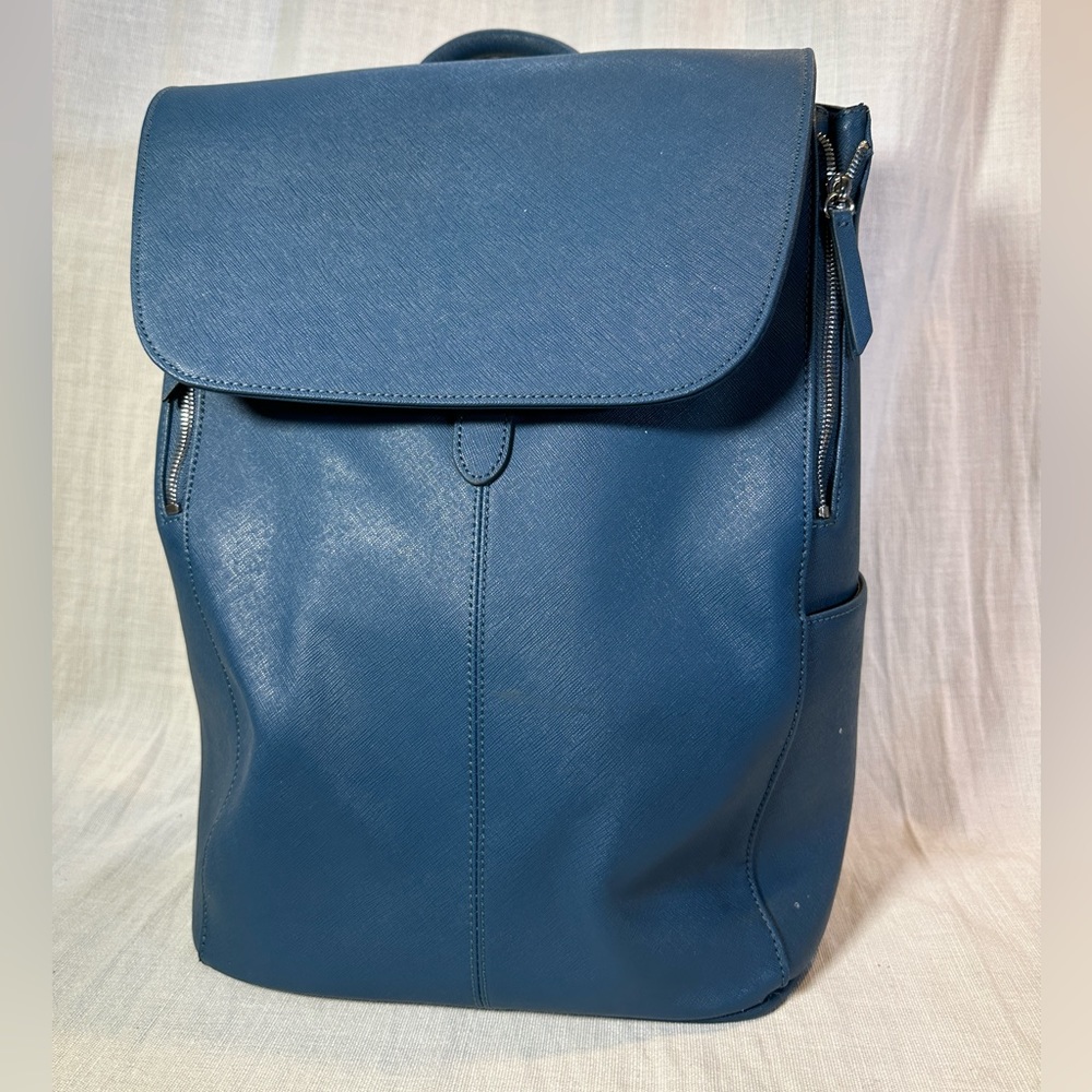 Samsonite Women’s Executive Leather Flap Backpack